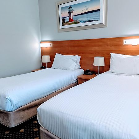 Ramada Hotel & Suites By Wyndham Cabramatta מראה חיצוני תמונה