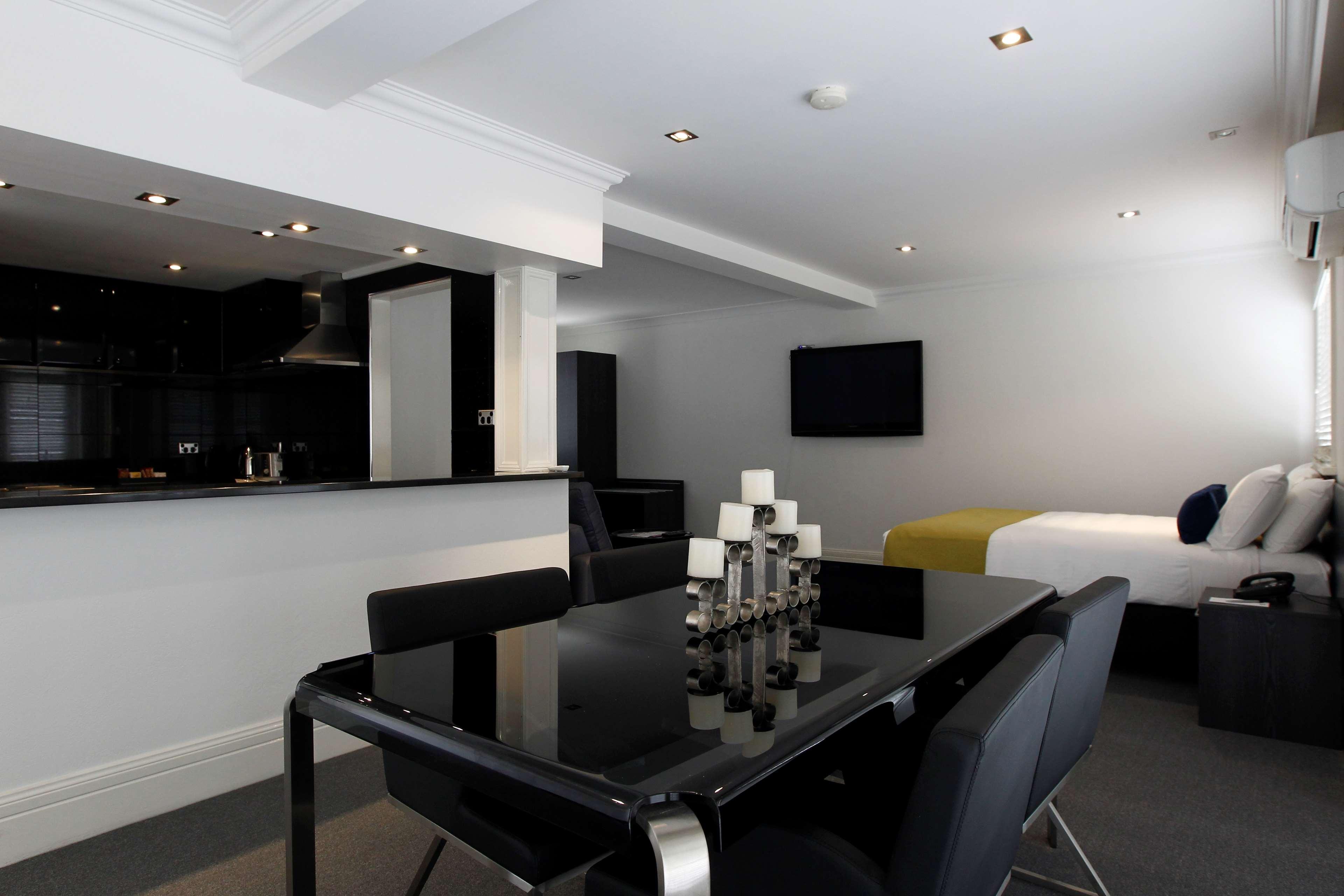 Ramada Hotel & Suites By Wyndham Cabramatta מראה חיצוני תמונה