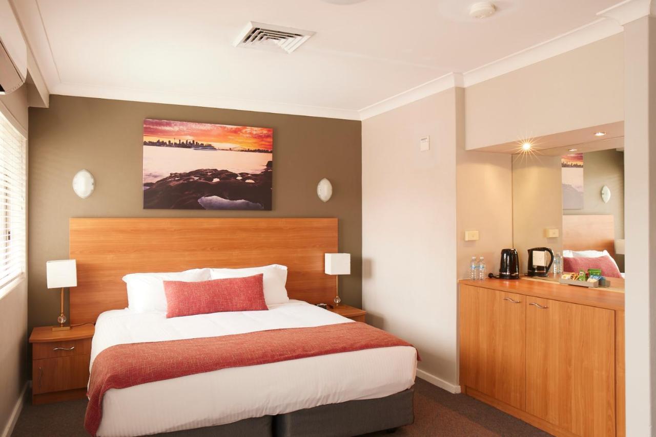 Ramada Hotel & Suites By Wyndham Cabramatta מראה חיצוני תמונה
