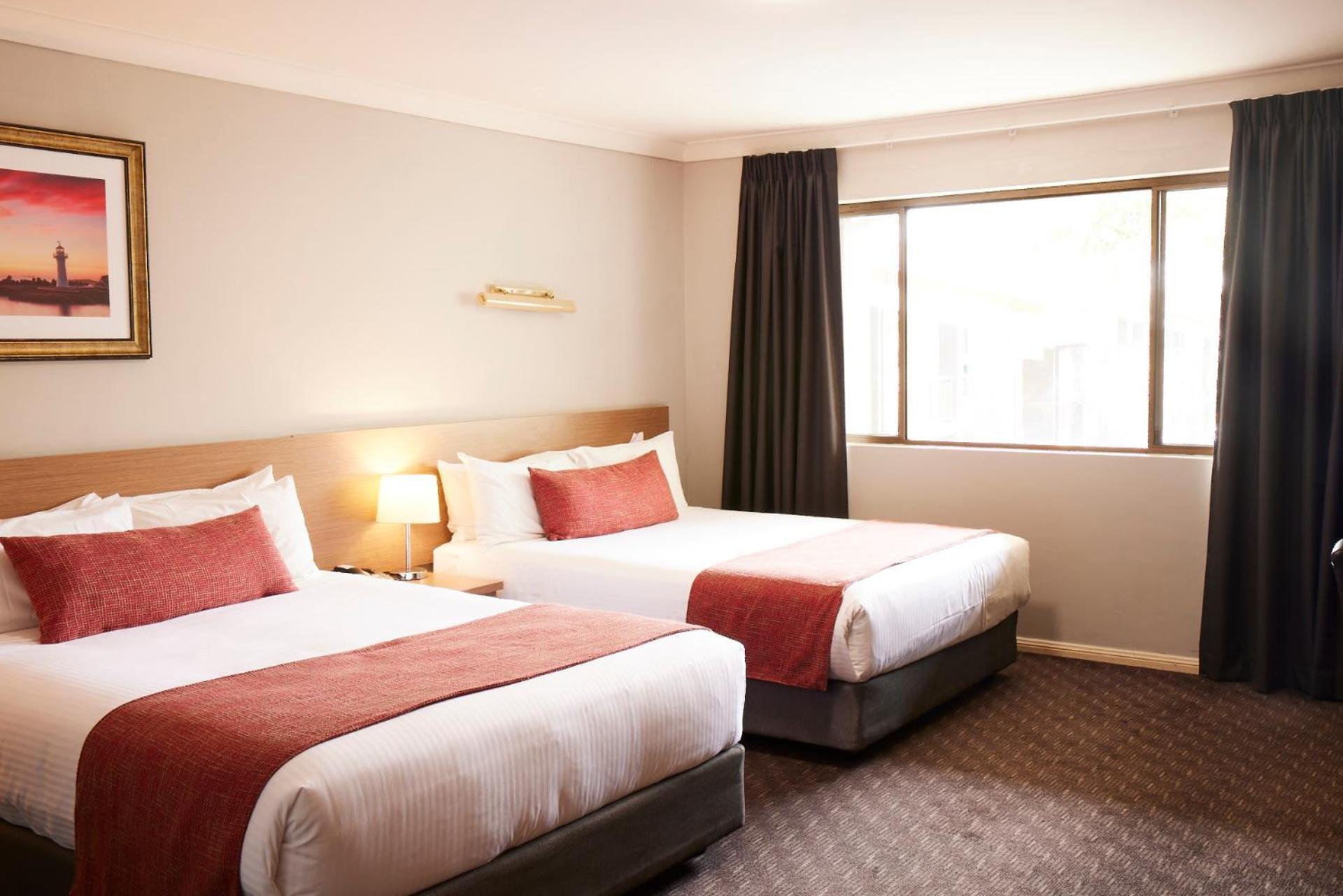 Ramada Hotel & Suites By Wyndham Cabramatta מראה חיצוני תמונה