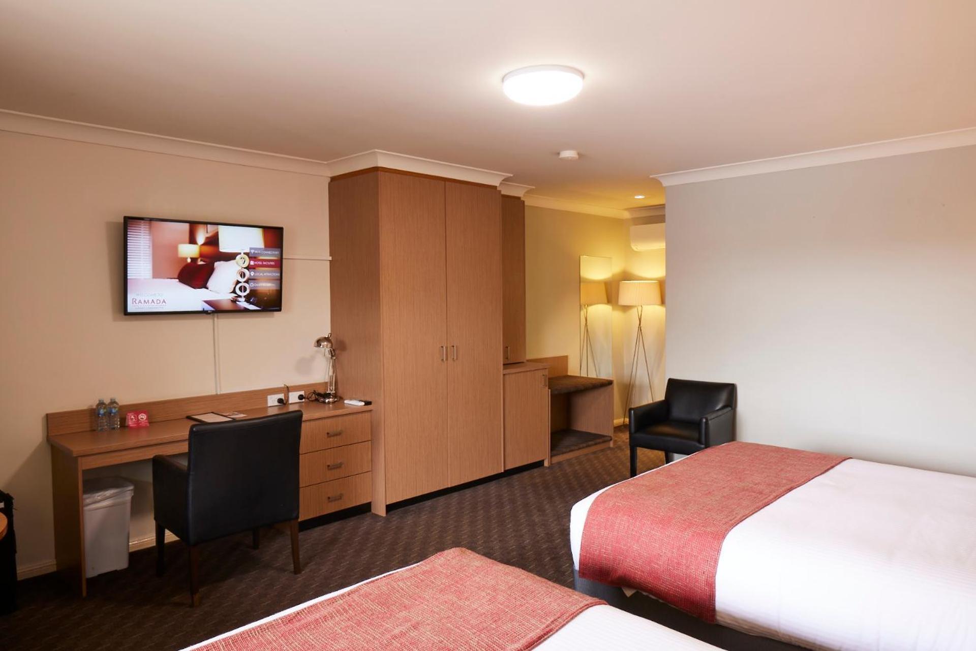 Ramada Hotel & Suites By Wyndham Cabramatta מראה חיצוני תמונה