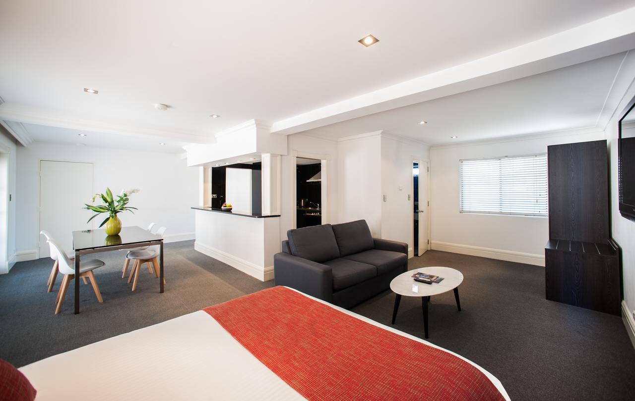 Ramada Hotel & Suites By Wyndham Cabramatta מראה חיצוני תמונה