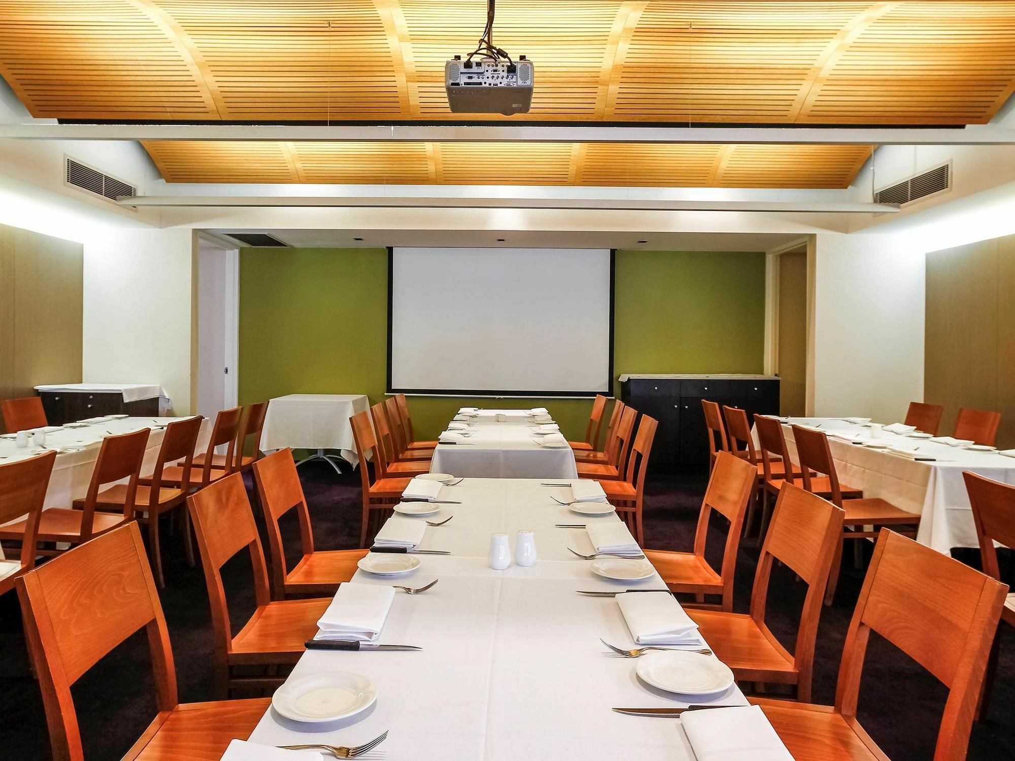 Ramada Hotel & Suites By Wyndham Cabramatta מראה חיצוני תמונה