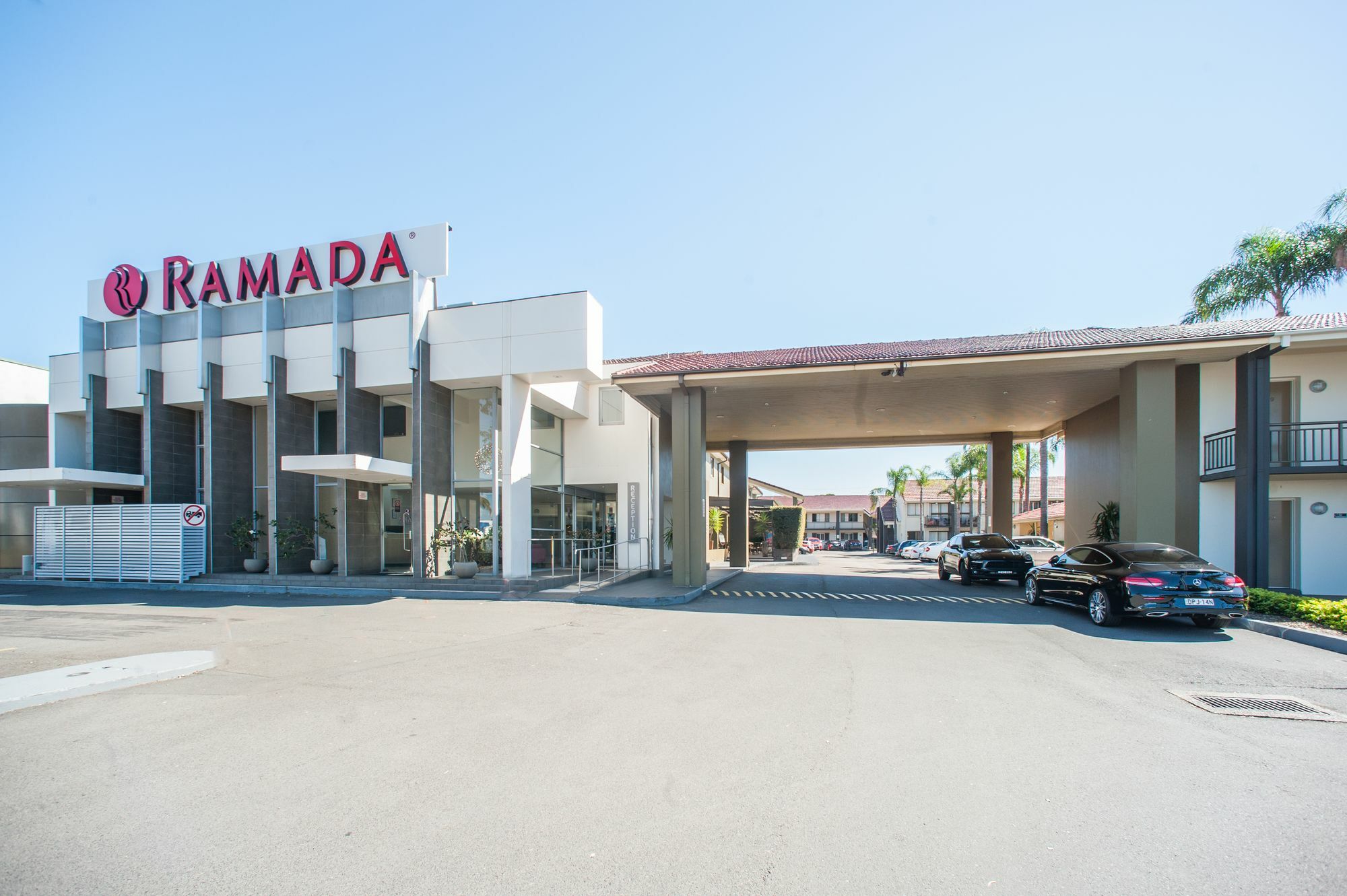 Ramada Hotel & Suites By Wyndham Cabramatta מראה חיצוני תמונה