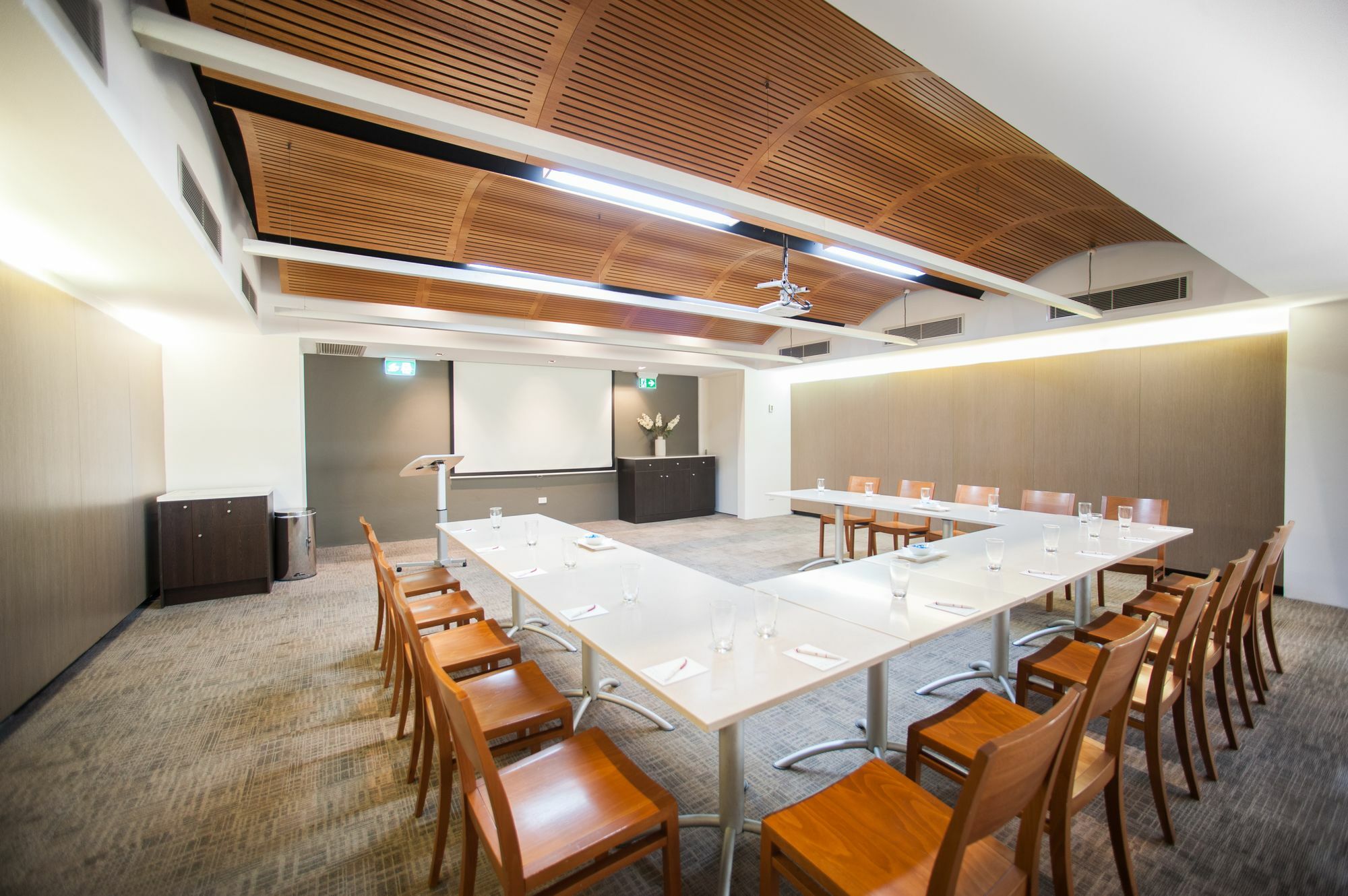 Ramada Hotel & Suites By Wyndham Cabramatta מראה חיצוני תמונה